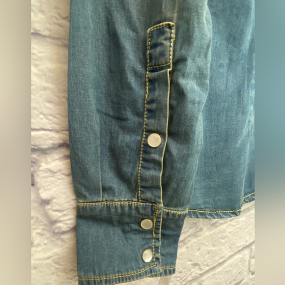 NWT Fiorucci Denim Pearl Button Down Shirt size 42 US Small Western - Picture 11 of 12